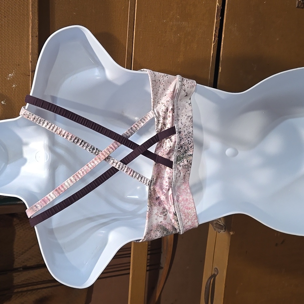 LULULEMON ENERGY BRA SUGAR CRUSH SIZE 8.    #7017 - Picture 7 of 10